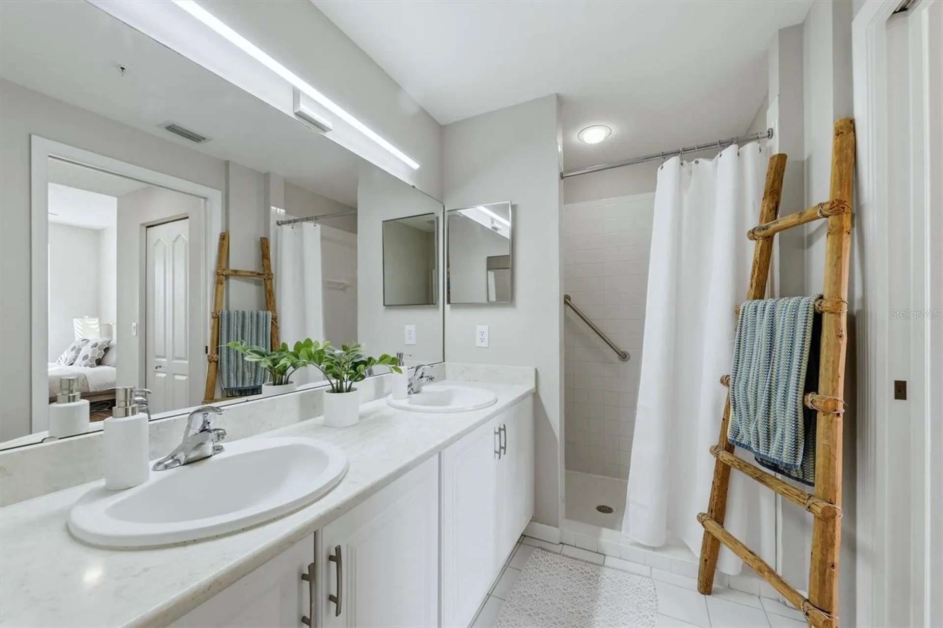 9631 Castle Point Drive Sarasota FL 34238
