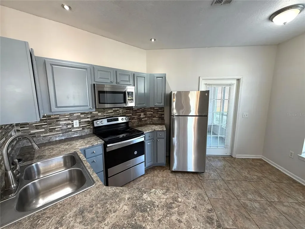 18022 Villa Creek Drive Tampa FL 33647