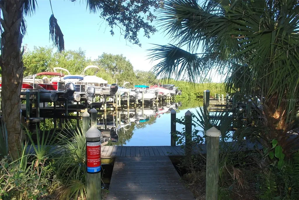 5635 Whitehead Street Bradenton FL 34203