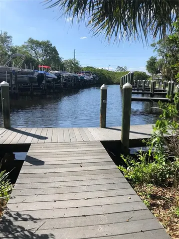 5635 Whitehead Street Bradenton FL 34203