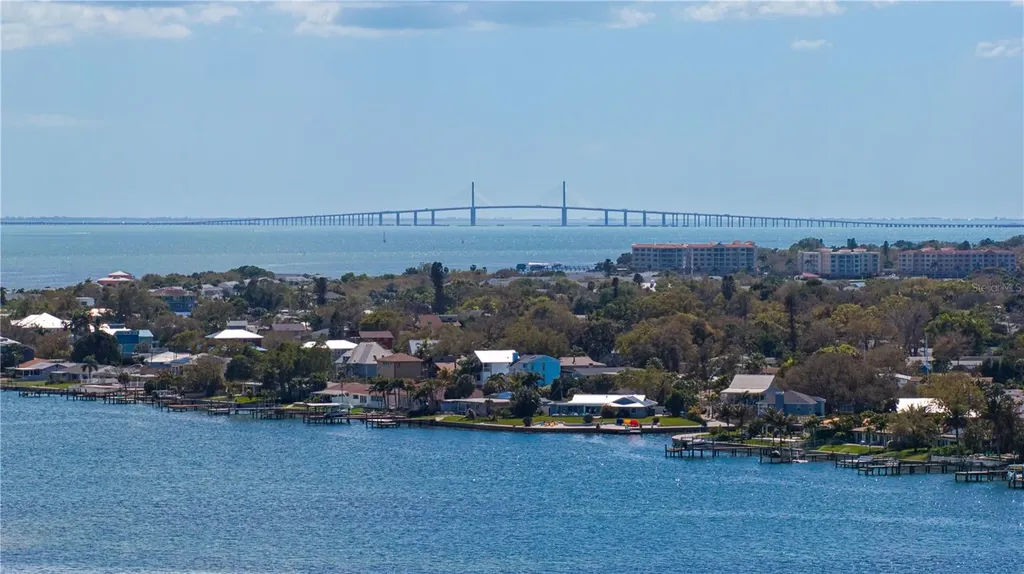2580 E Bay Isle Drive SE St Petersburg FL 33705