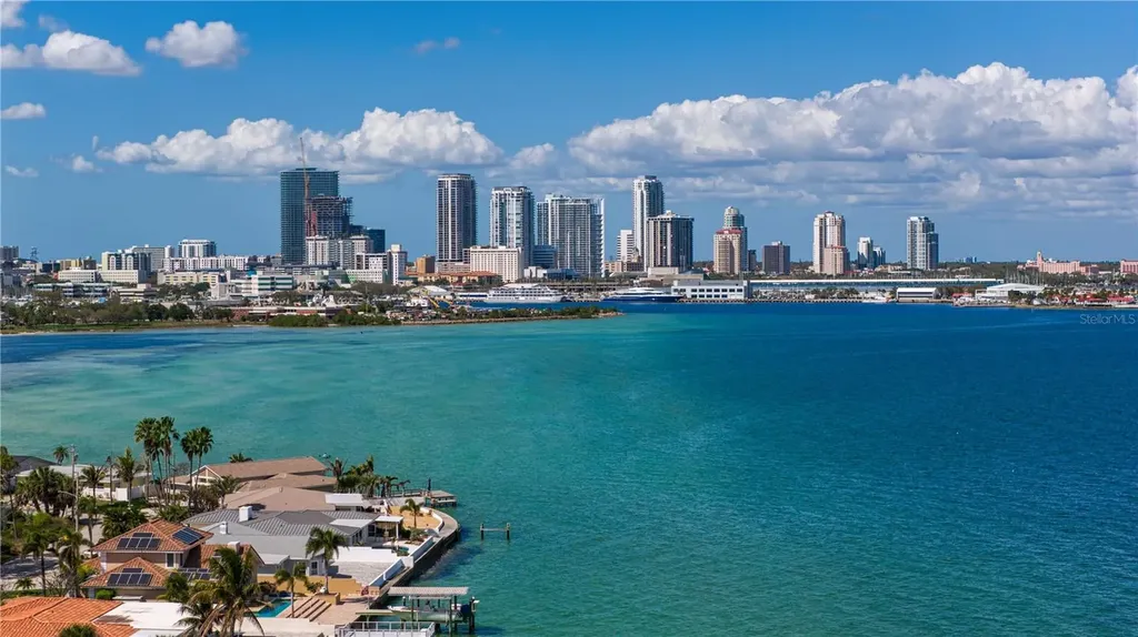 2580 E Bay Isle Drive SE St Petersburg FL 33705