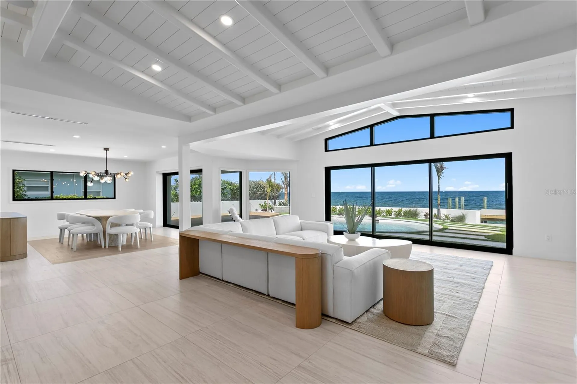 2580 E Bay Isle Drive SE St Petersburg FL 33705
