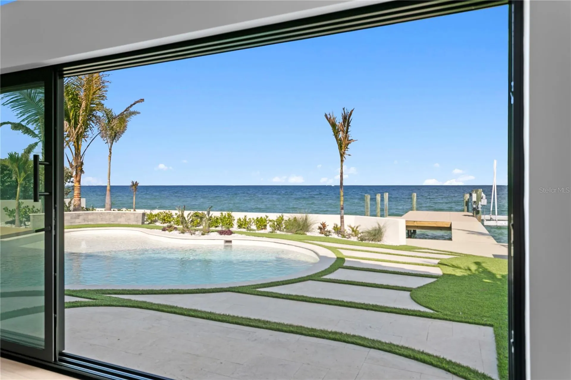 2580 E Bay Isle Drive SE St Petersburg FL 33705