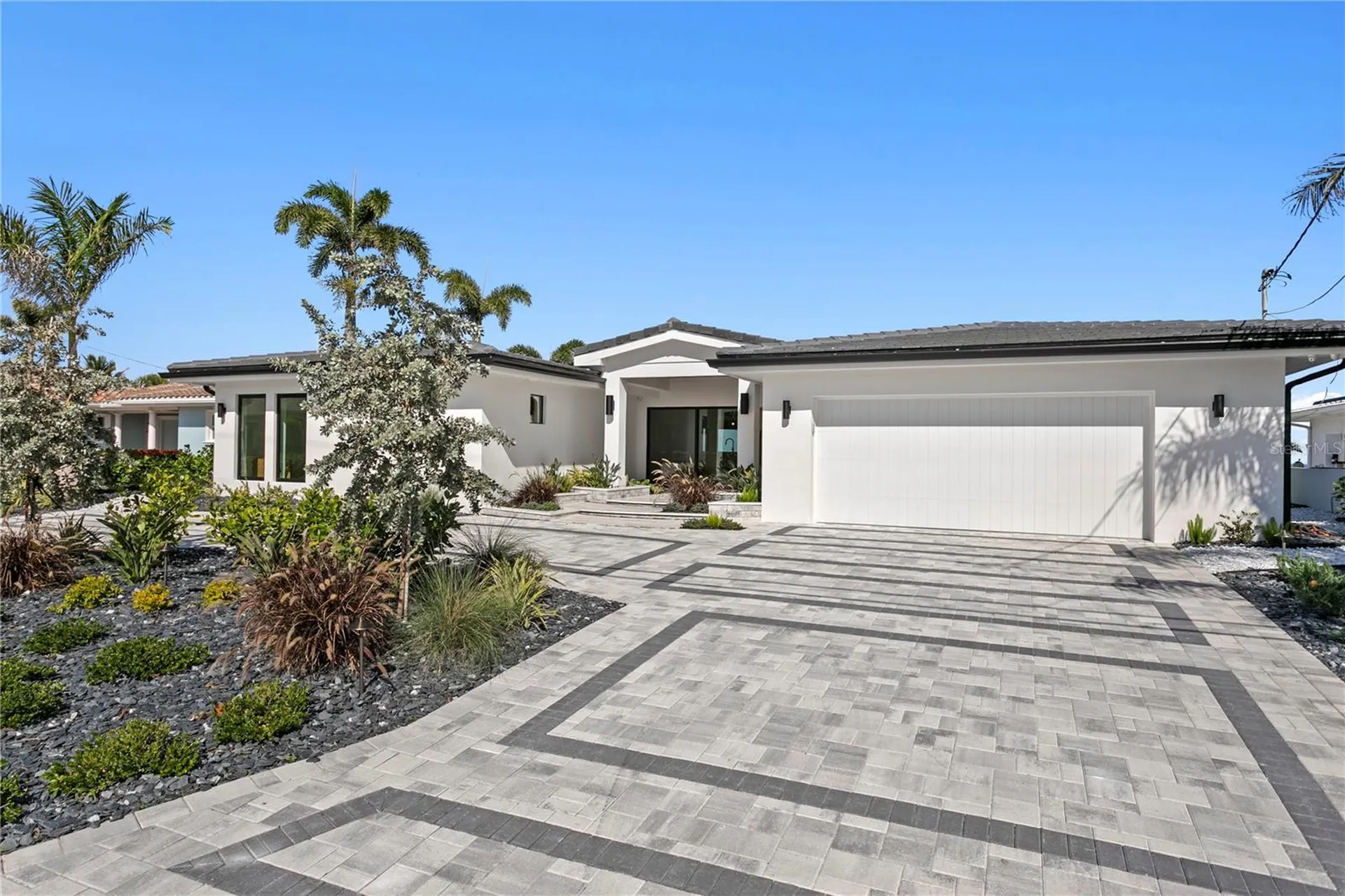 2580 E Bay Isle Drive SE St Petersburg FL 33705