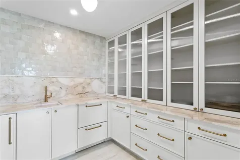 2580 E Bay Isle Drive SE St Petersburg FL 33705