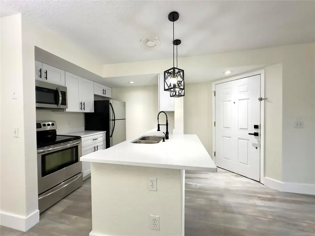 5140 Conroy Road Orlando FL 32811