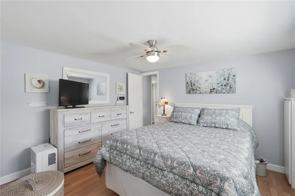 5327 6th Place S Gulfport FL 33707