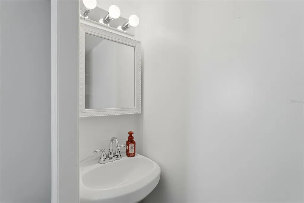 5327 6th Place S Gulfport FL 33707