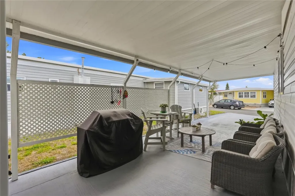 5327 6th Place S Gulfport FL 33707