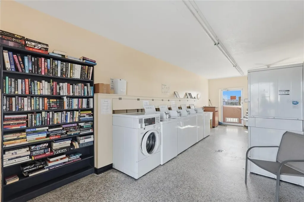 5327 6th Place S Gulfport FL 33707
