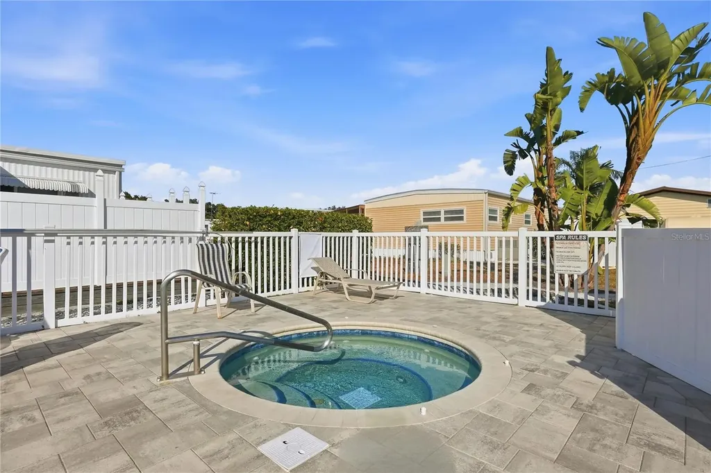 5327 6th Place S Gulfport FL 33707