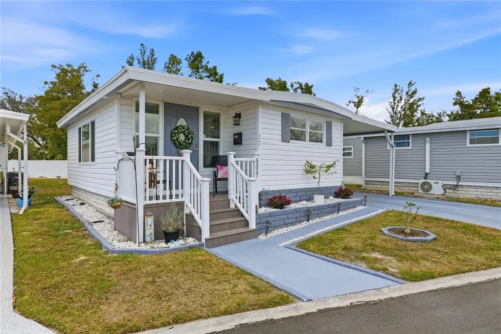 5327 6th Place S Gulfport FL 33707