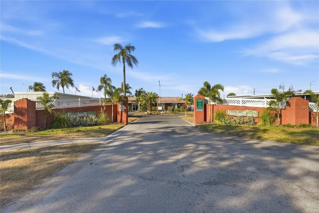 5327 6th Place S Gulfport FL 33707