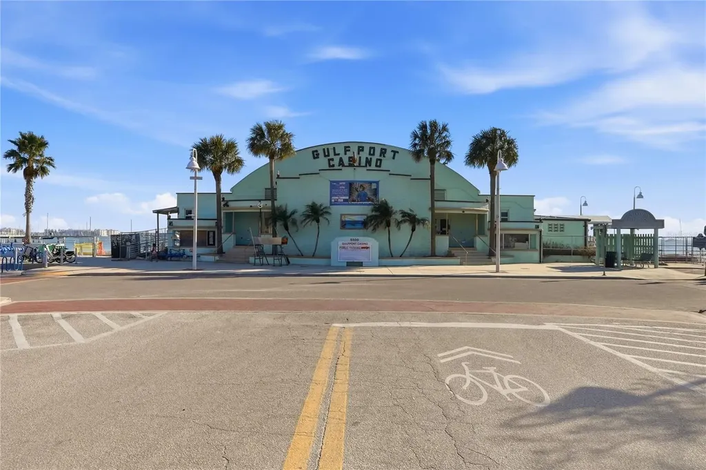5327 6th Place S Gulfport FL 33707