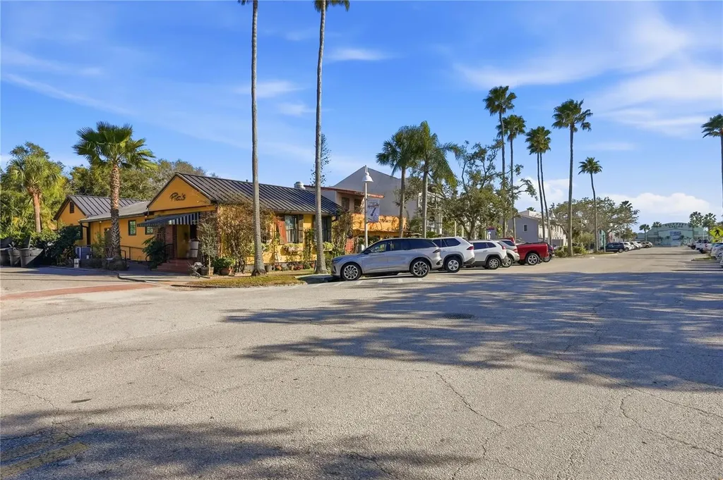 5327 6th Place S Gulfport FL 33707