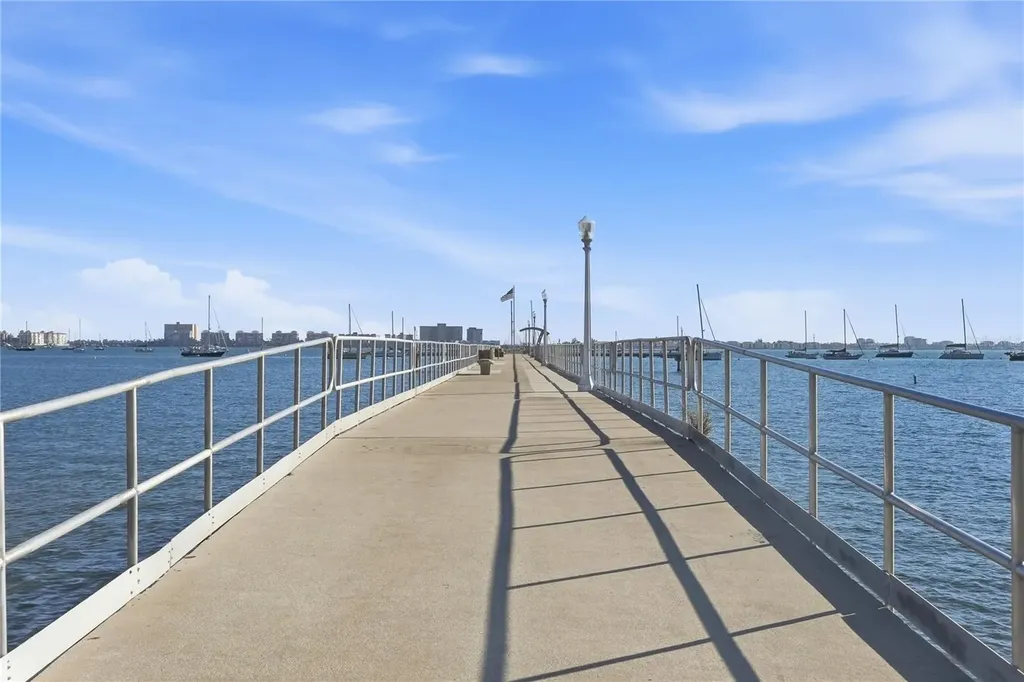 5327 6th Place S Gulfport FL 33707