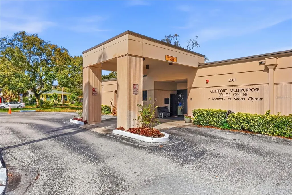 5327 6th Place S Gulfport FL 33707