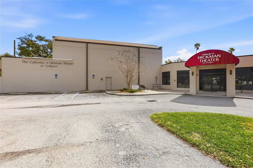 5327 6th Place S Gulfport FL 33707