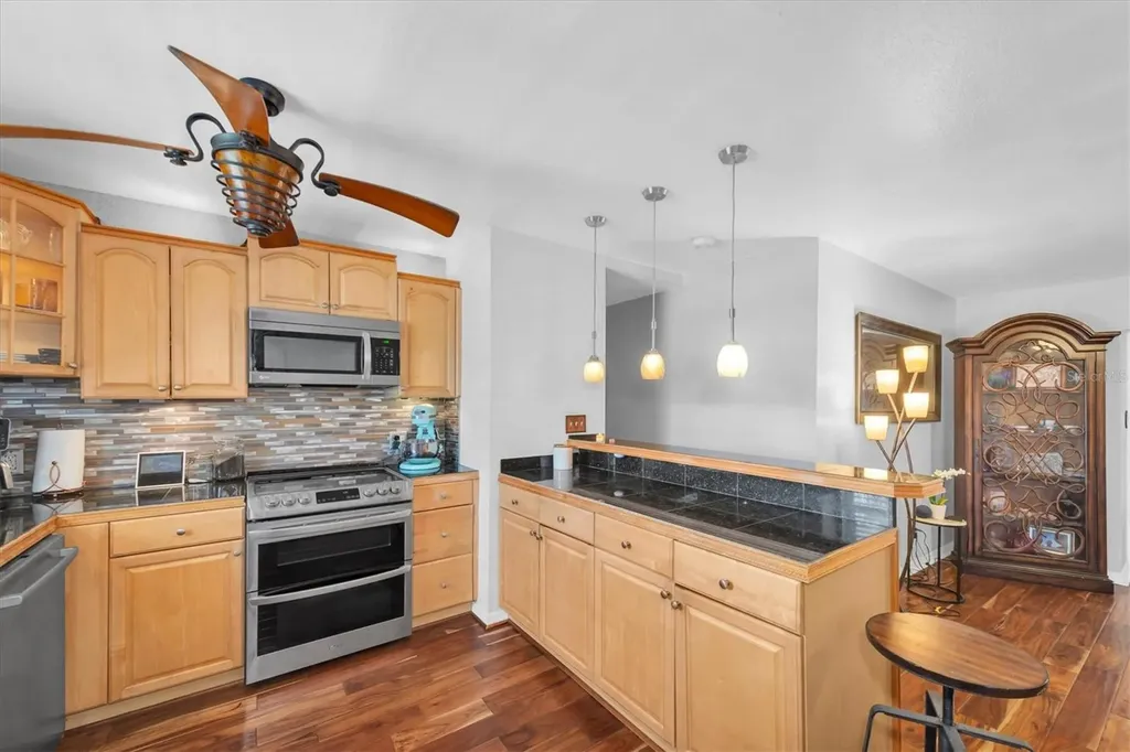 1700 74th Avenue N St Petersburg FL 33702