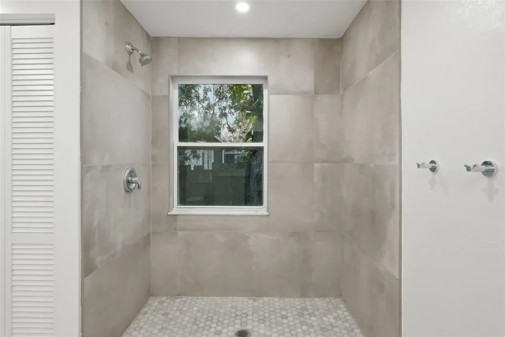 4631 Queensboro Avenue S St Petersburg FL 33711
