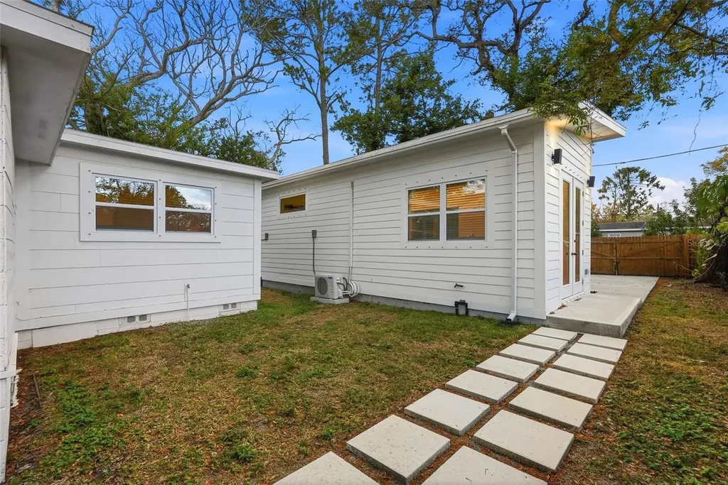 4631 Queensboro Avenue S St Petersburg FL 33711