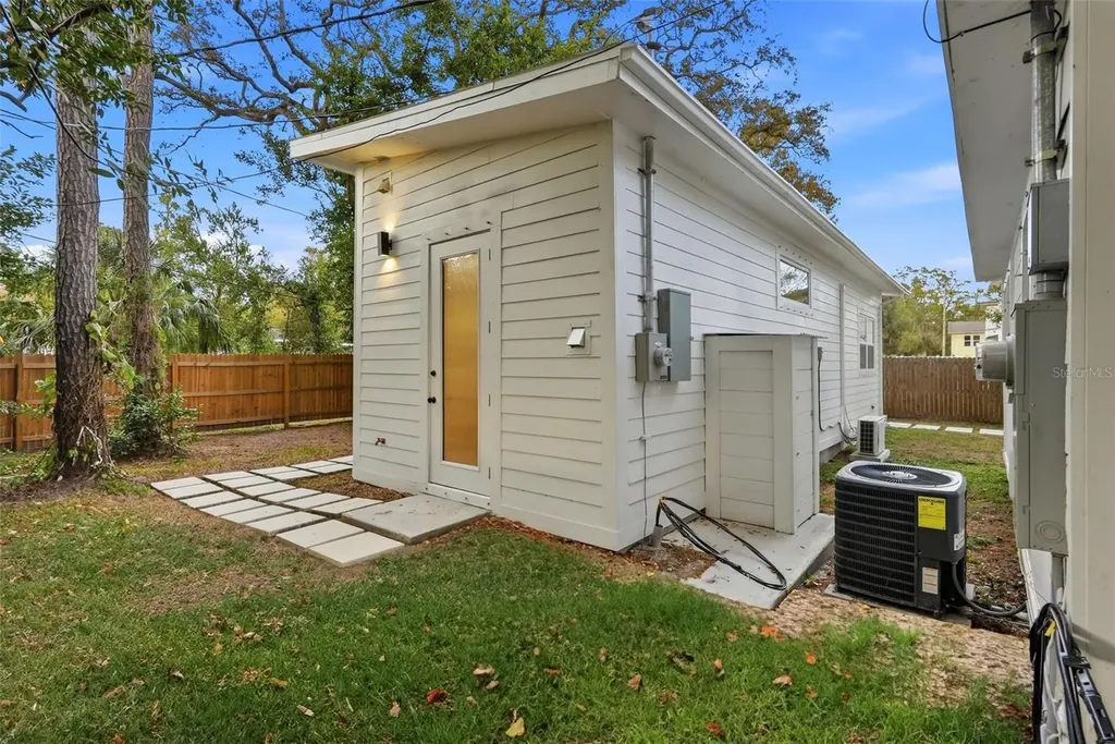 4631 Queensboro Avenue S St Petersburg FL 33711