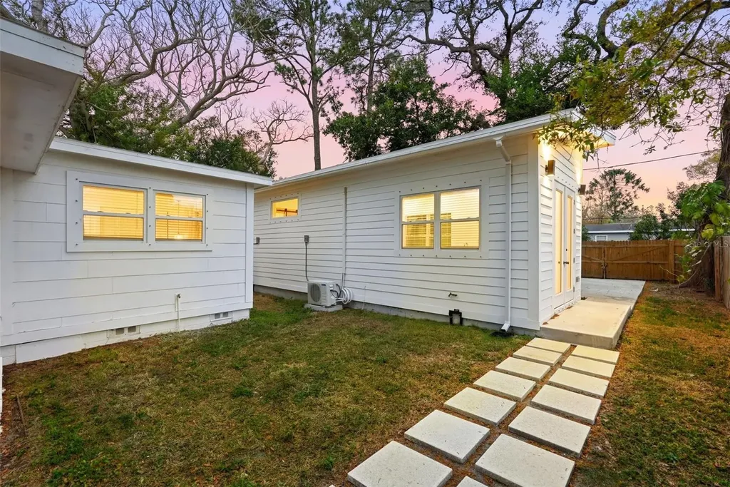 4631 Queensboro Avenue S St Petersburg FL 33711