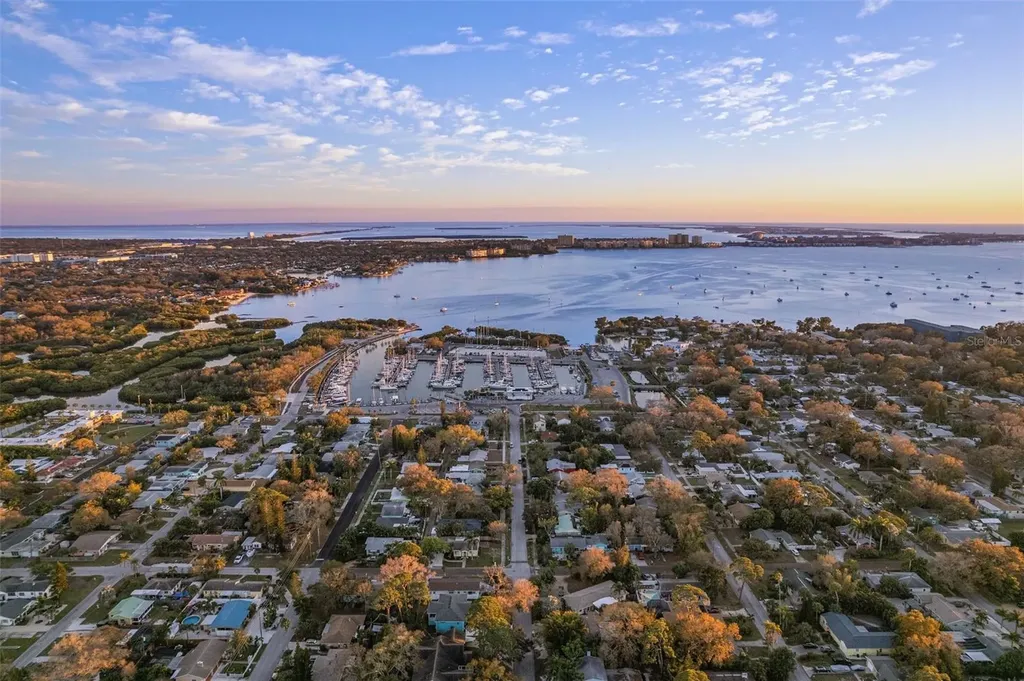 4631 Queensboro Avenue S St Petersburg FL 33711