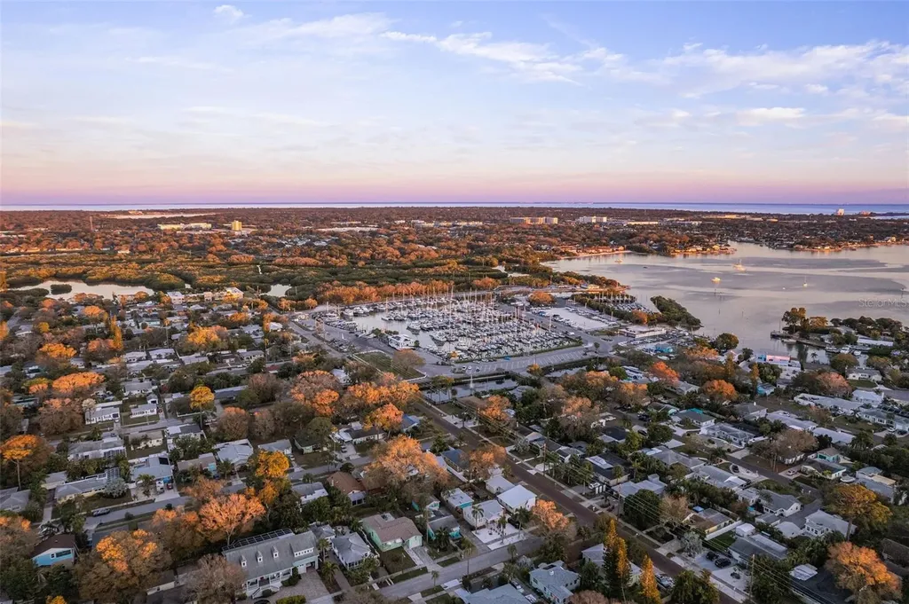 4631 Queensboro Avenue S St Petersburg FL 33711