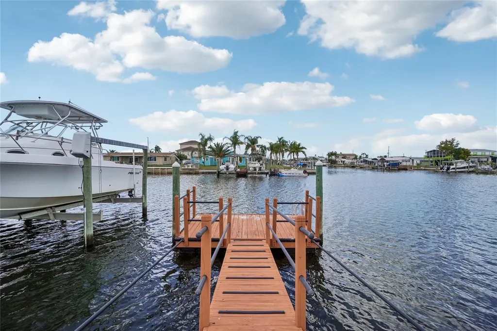 6509 Nautical Isle Hudson FL 34667