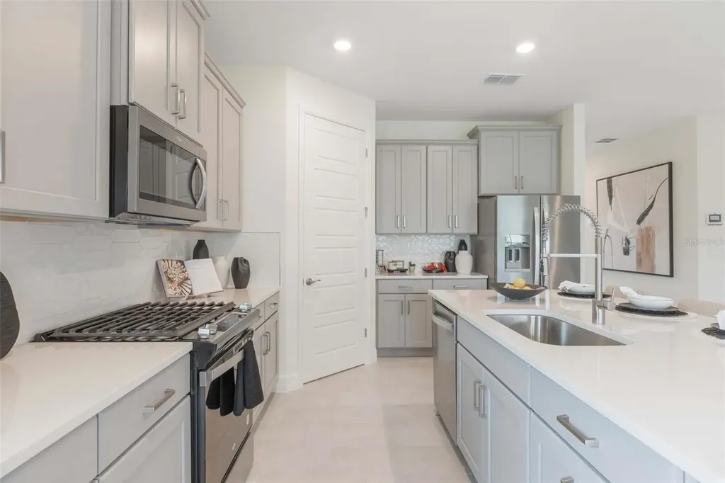3942 Kennebunk Loop Mount Dora FL 32757