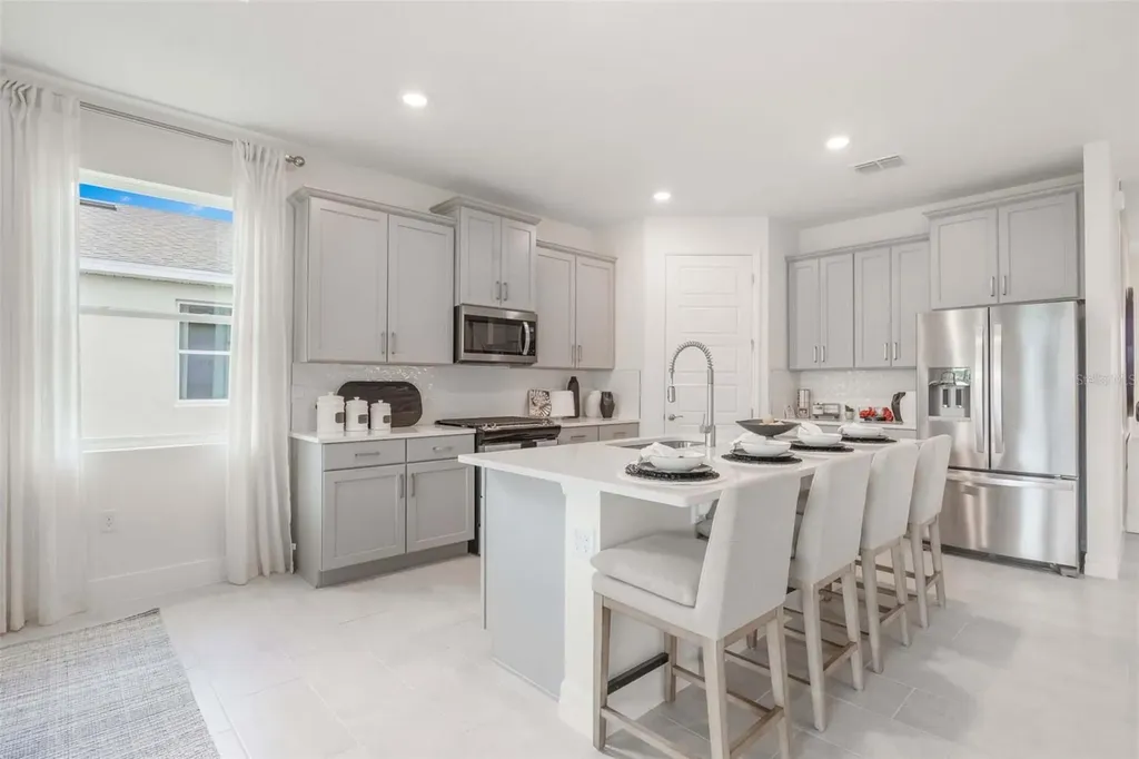 3942 Kennebunk Loop Mount Dora FL 32757