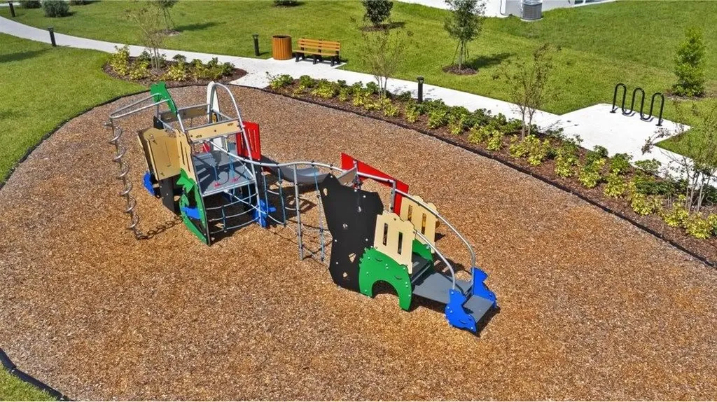 2828 Pioneer Trail Eagle Lake FL 33839