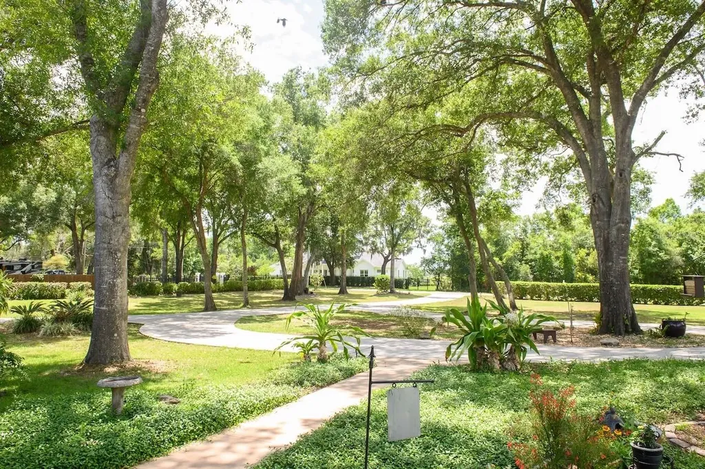 1710 Newberger Road Lutz FL 33549