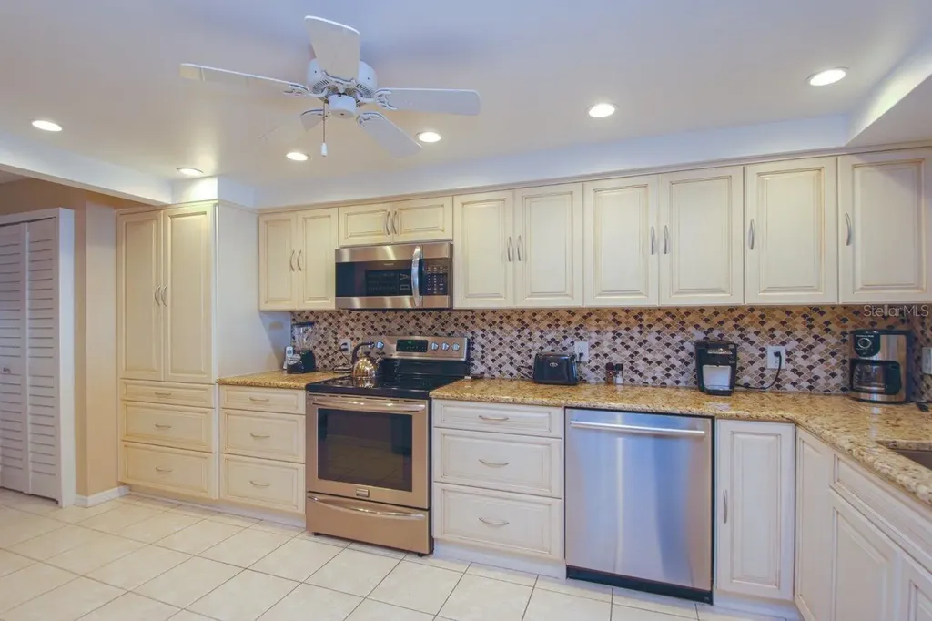 6500 Sunset Way St Pete Beach FL 33706