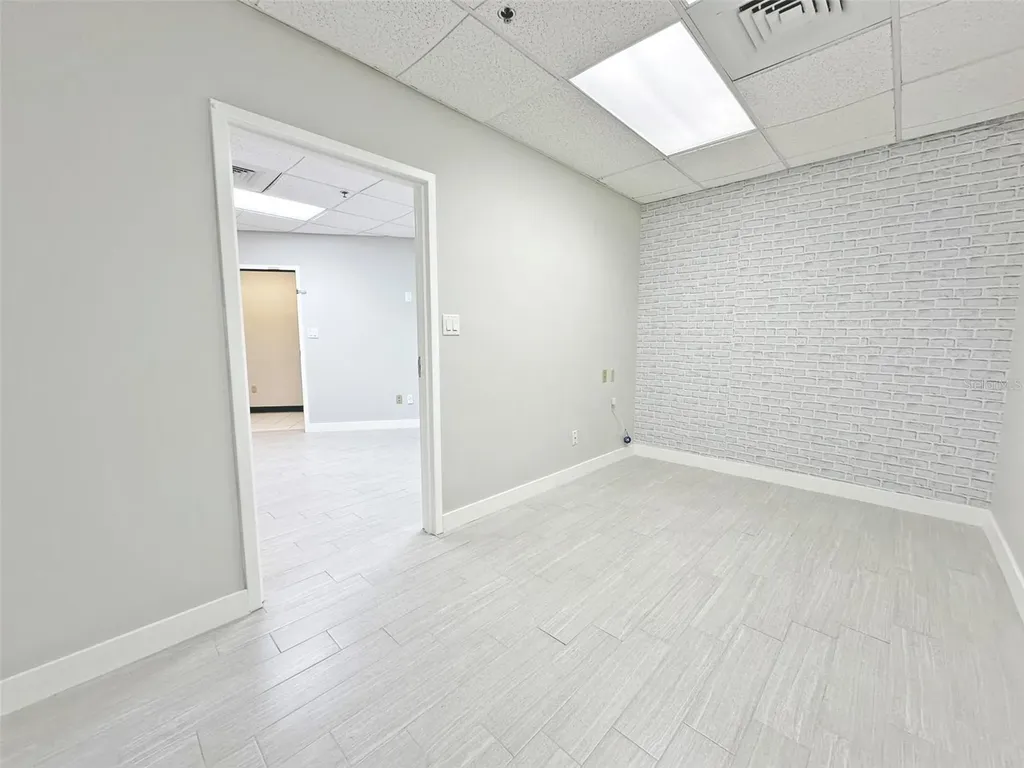 7802 Kingspointe Parkway Orlando FL 32819