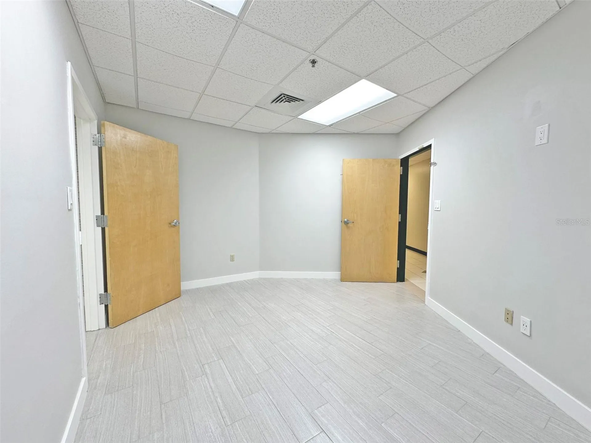 7802 Kingspointe Parkway Orlando FL 32819