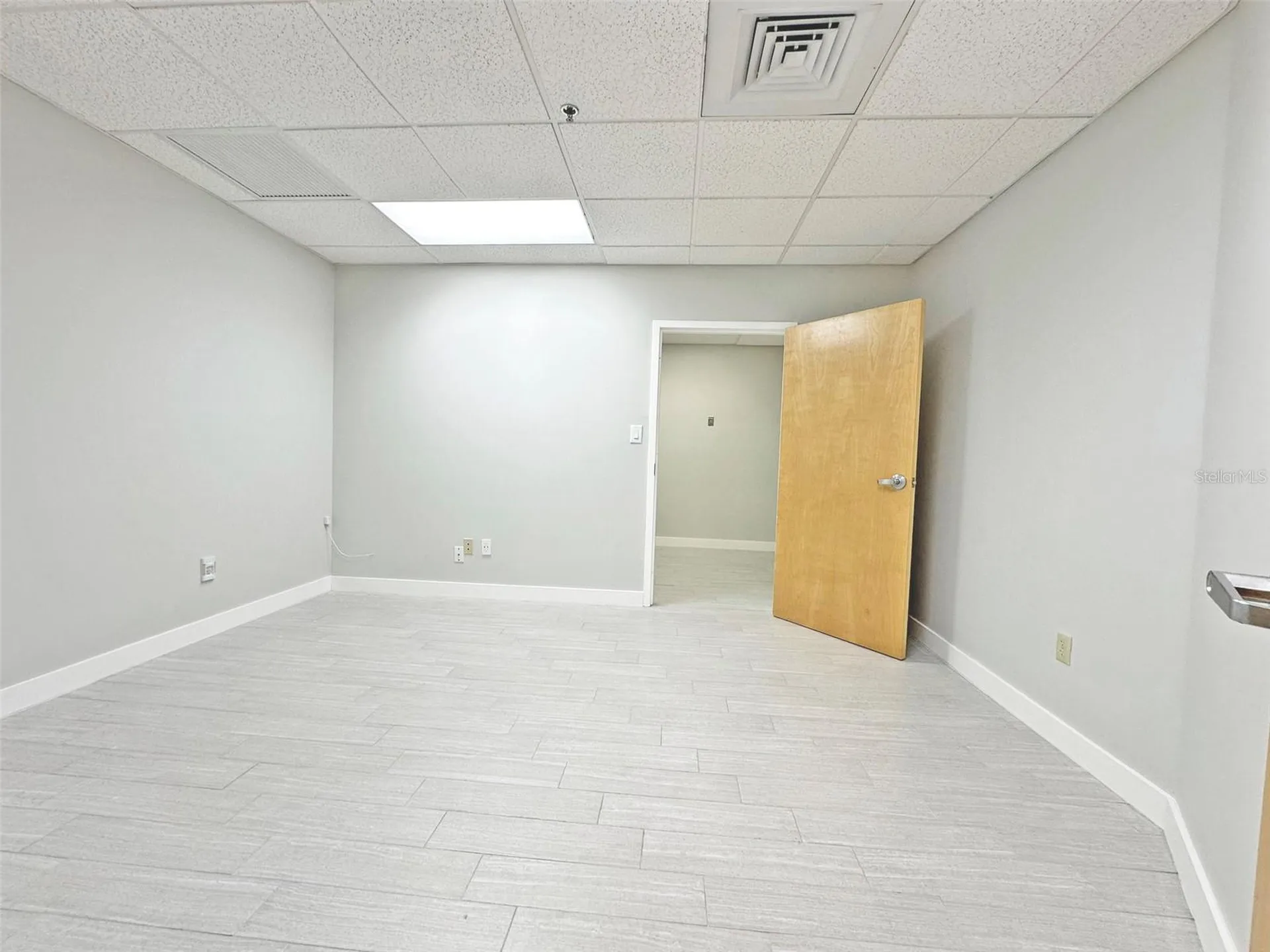 7802 Kingspointe Parkway Orlando FL 32819