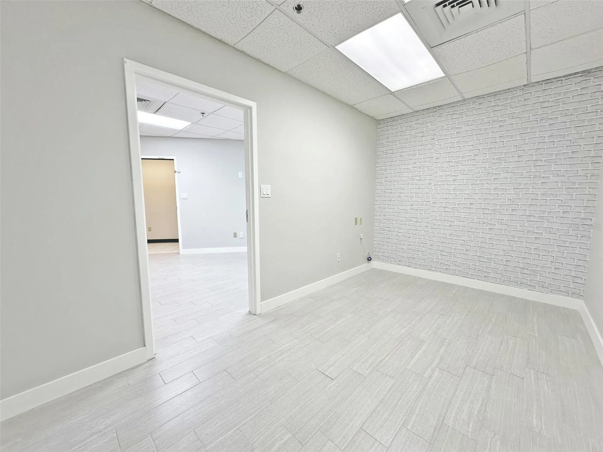 7802 Kingspointe Parkway Orlando FL 32819