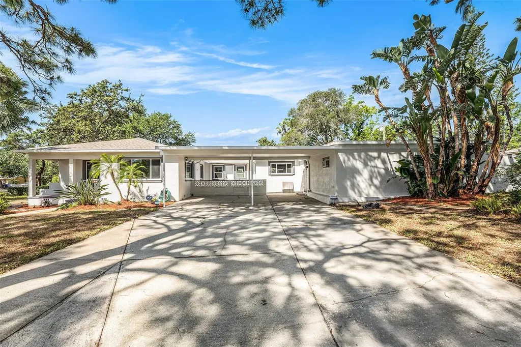 4925 Alcazar Way S St Petersburg FL 33712