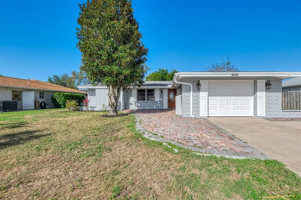 6742 Bowline Drive Sarasota FL 34231