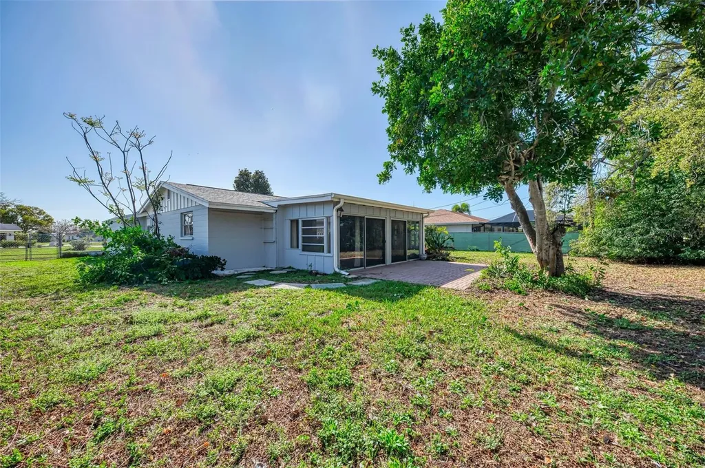 6742 Bowline Drive Sarasota FL 34231
