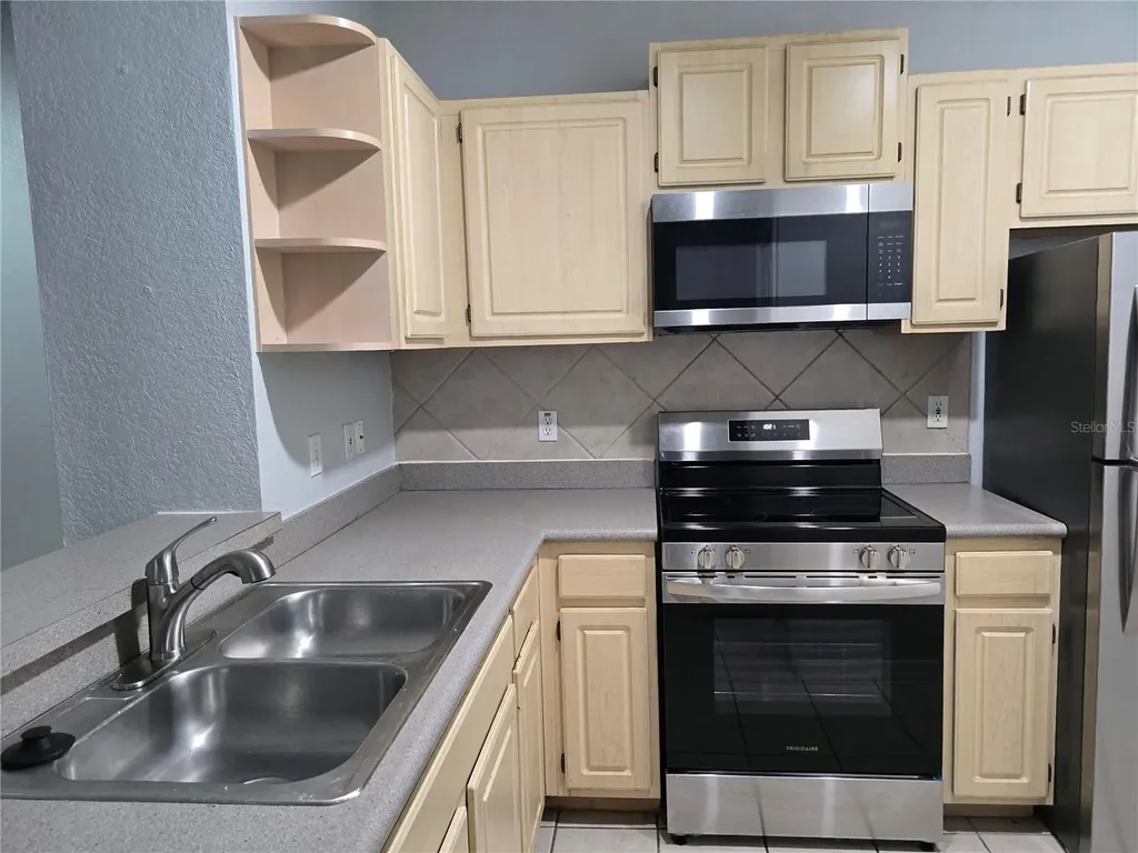 8919 Legacy Court Kissimmee FL 34747