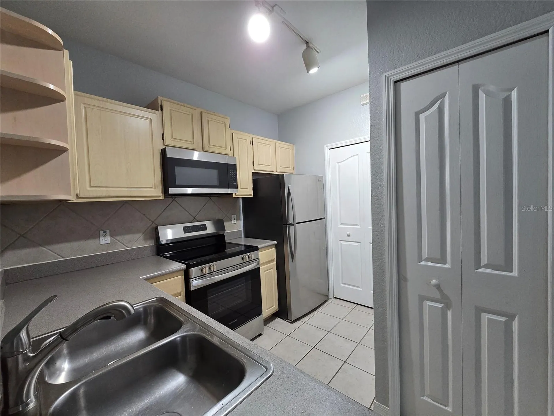 8919 Legacy Court Kissimmee FL 34747