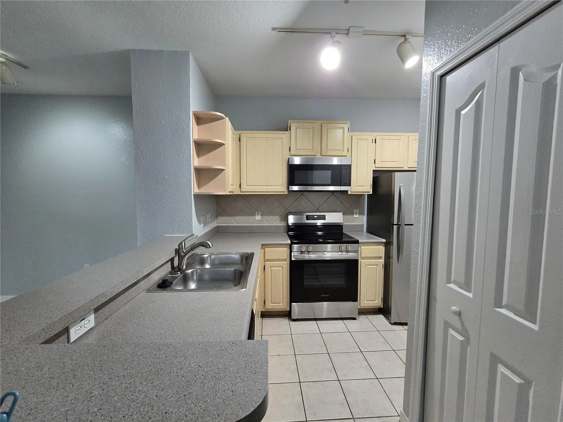 8919 Legacy Court Kissimmee FL 34747