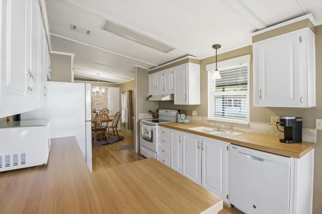 2285 N Loma Point Hernando FL 34442