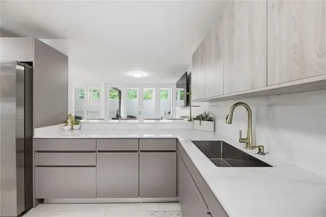33 Zuania Street Guaynabo PR 00966