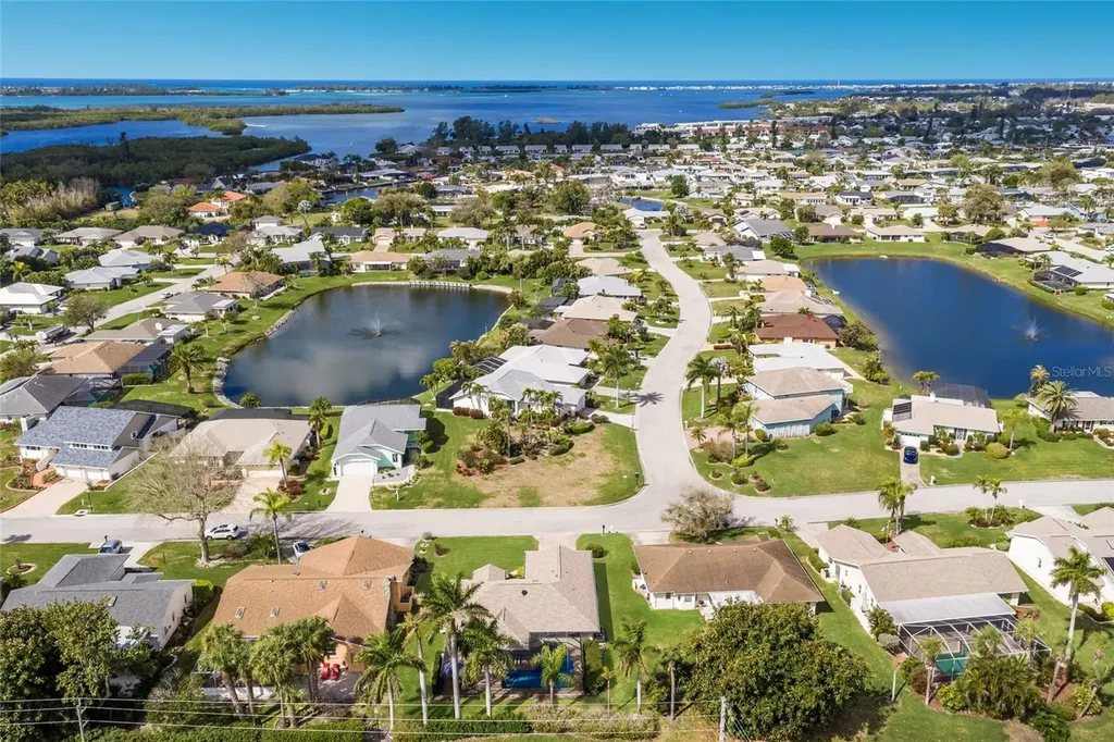 5107 86th Street Court W Bradenton FL 34210