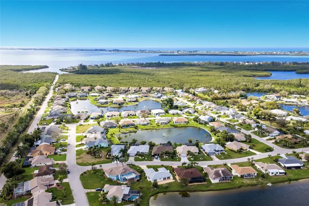 5107 86th Street Court W Bradenton FL 34210